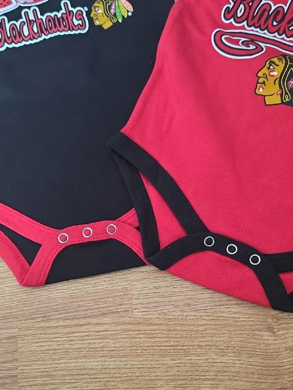 Chicago Blackhawks Baby Girl 6-9M 2pc Bodysuit NHL New Hockey Logo
